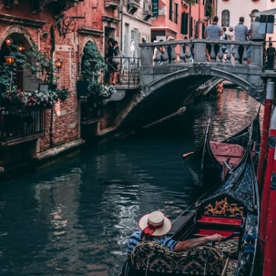 Explorând splendoarea Veneției: Motive pentru a vizita și comori ascunse de descoperit