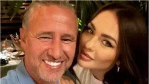 Laurențiu Reghecampf, cunoscutul antrenor de fotbal, și Corina Caciuc trăiesc o frumoasă poveste de iubire, iar detaliile despre cum s-au cunoscut sunt acum dezvăluite.