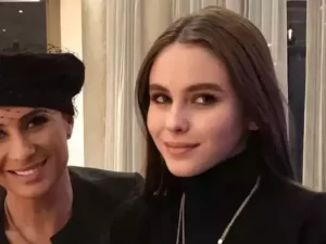Rebecca Dumitrescu, fiica Anamariei Prodan, a vorbit cu sinceritate despre impactul emoțional pe care l-a avut asupra ei divorțul mamei sale de Laurențiu Reghecampf.