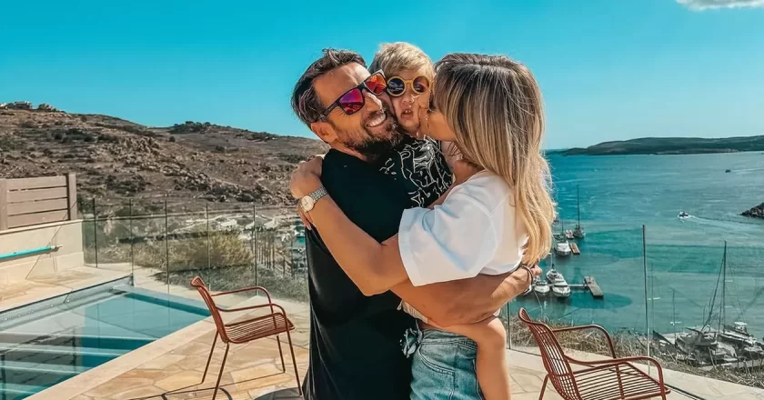Dani Oțil, surprins de familia sa în Malta, în timpul filmărilor pentru „Power Couple România”: „Ne-a fost așa dor!”