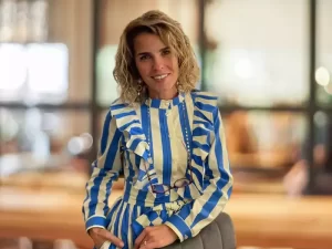 Cât costă cărțile și cursurile Cristelei Georgescu, soția lui Călin Georgescu: De la 165 la 1.900 de lei