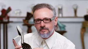 Mihai Albu reacționează după ce a aflat că Mike, partenerul Iuliei Albu, ar putea să-i preia numele de familie