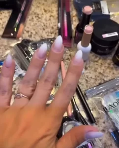 Andreea Bălan și Victor Cornea, apariție de poveste la ședința foto de Crăciun. Zvonuri despre o posibilă cerere în căsătorie