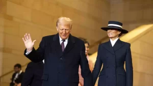 Ținuta Melaniei Trump la învestirea lui Donald Trump, analizată de Vladimir Tătaru: „Îmbină eleganța clasică cu sobrietatea ocaziei”