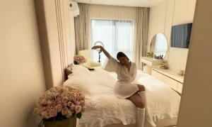 „Cum arată apartamentul de lux al Andreei Bostănică din București, tânăra din Moldova care câștigă 20.000 de euro pe săptămână”