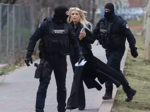 Laura Vicol a făcut senzație pe 14 februarie, când a ieșit din arestul central, având un look diferit față de cel cu care era obișnuită să apară în Parlamentul României.