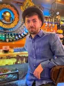 Mircea Bravo filmează o nouă comedie la Cluj. Titlul filmului, data lansării și povestea inspirată din realitate