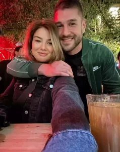 Maria Popovici, criticată pentru noua relație: „Mi-au zis oamenii că schimb bărbații ca pe șosete”