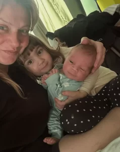 Cristina Cioran, mamă pentru a doua oară la 47 de ani: „A meritat tot greul pentru minunile mele de copii”