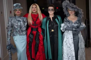Carmen Tănase și Mihaela Tatu s-au aventurat pe catwalk la Soirées de la Mode