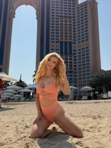 Andreea Bălan și Victor Cornea, imagini pline de iubire din Abu Dhabi: „Ne bucurăm sub soarele fierbinte și în apele calde”