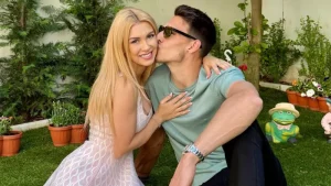 Andreea Bălan și Victor Cornea, imagini pline de iubire din Abu Dhabi: „Ne bucurăm sub soarele fierbinte și în apele calde”