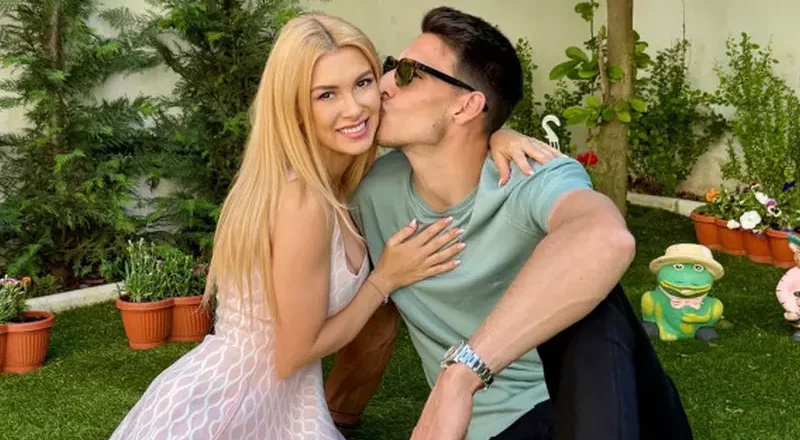 Andreea Bălan și Victor Cornea, imagini pline de iubire din Abu Dhabi: „Ne bucurăm sub soarele fierbinte și în apele calde”