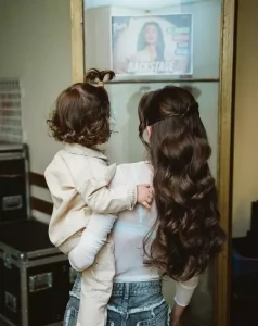 Theo Rose explică de ce își ține fiul departe de rețelele sociale. Motivul pentru care Sasha nu apare în fotografii