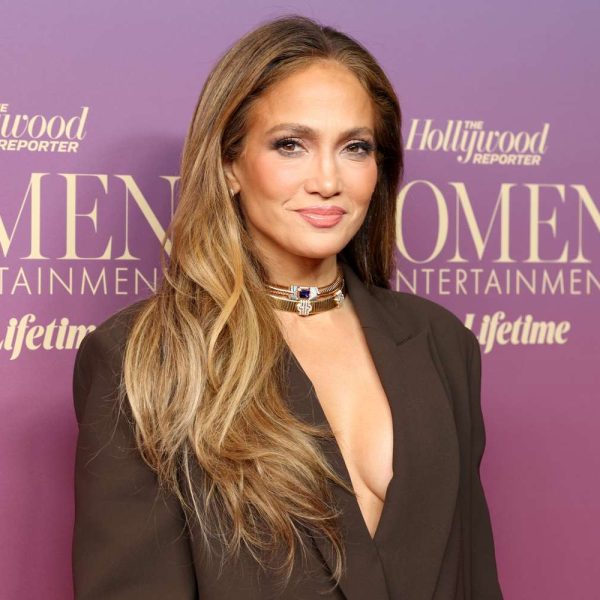 Câți ani are Jennifer Lopez?
