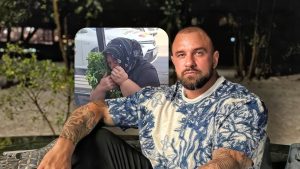 Câți ani are Alex Bodi?