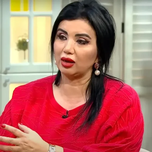 Câți ani are Adriana Bahmuțeanu?